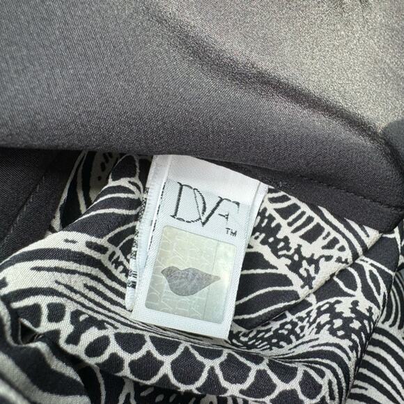 Diane von Furstenberg Silk Blouse Abstract Sleeves 2 - Picture 9 of 9